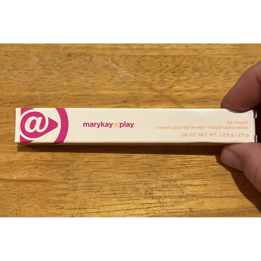 Mary Kay At Play Lip crayon-  PURPLE PUNCH‎ - NIB Color & Liner